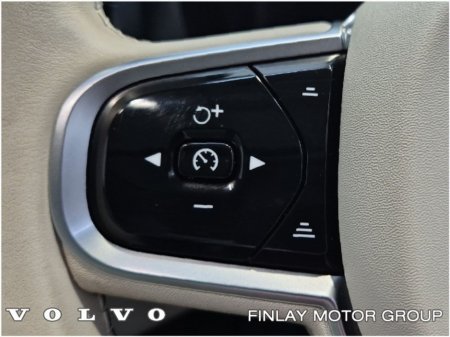 2023 Volvo XC60 T6 Recharge PHEV 350hp AT8 Plus Bright €51,250 thumbnail