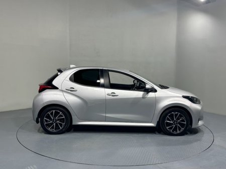2021 Toyota Yaris - thumbnail 8