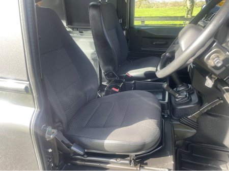 2016 Land Rover Defender - thumbnail 5