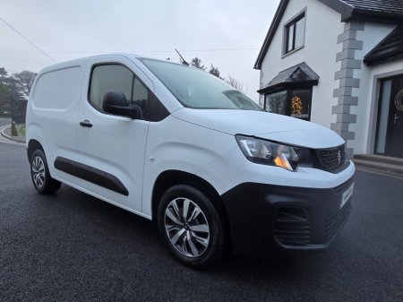 2023 Peugeot Partner 