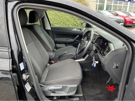 2020 Volkswagen Polo COMFORTLINE AUTOMATIC 1.0 PETROL //LOW MILES//REVERSE CAMERA//ADAPTIVE CRUISE CONTROL//WIRELESS PHONE CHARGING// €17,950 thumbnail