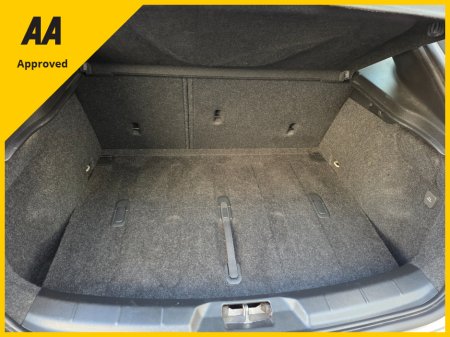 2017 Volvo V40 CROSS * ONLY 49K MILES * D2 2.0 DIESEL * €16,995 thumbnail