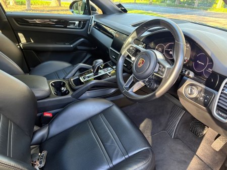 2023 Porsche Cayenne 3.0 E-hybrid 2DR Auto €82,950 thumbnail