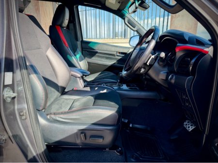 2023 Toyota Hilux - thumbnail 13