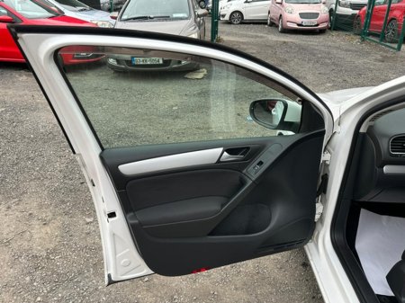 2012 Volkswagen Golf - thumbnail 8