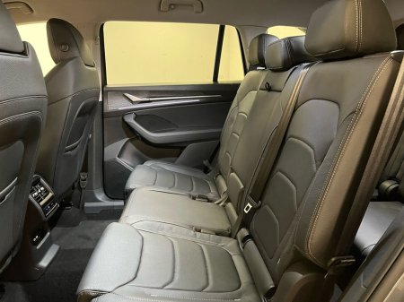 2025 Skoda Kodiaq Selection+ 2.0TDI 150BHP DSG - Reversing Camera - Climate Control - Heated Seats - Cruise Control - Keyless Start - Apple CarPlay/Android Auto €57,950 thumbnail