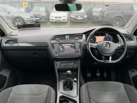 2017 Volkswagen Tiguan - thumbnail 22