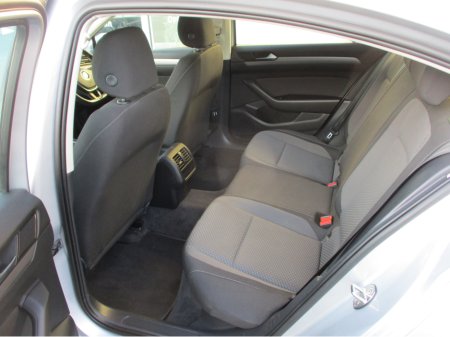 2018 Volkswagen Passat - thumbnail 12