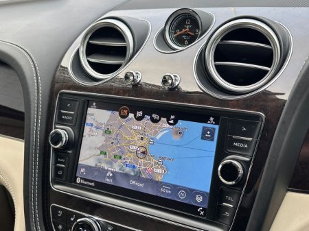 2016 Bentley Bentayga - thumbnail 17