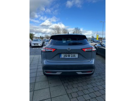 2025 Nissan Qashqai 1.3 HYB SV PREMIUM MY2 €36,995 thumbnail