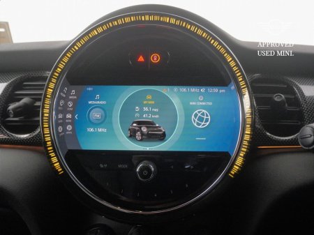 2024 MINI Hatch 5-Door Cooper Exclusive €35,900 thumbnail