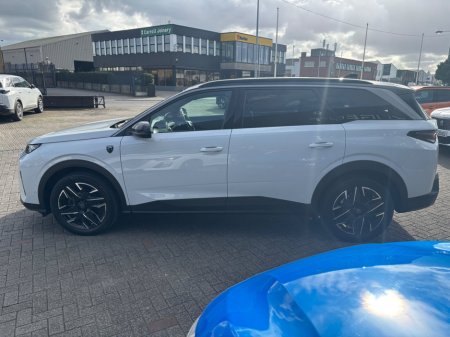2025 Peugeot 5008 - thumbnail 10