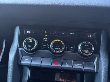 2019 Skoda Karoq 1.6TDI 115bhp Ambition €20,995 thumbnail