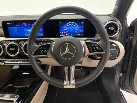 2025 Mercedes-Benz A Class - thumbnail 16
