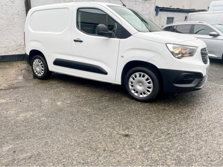2022 Opel Combo L1H1 1.5 CDTI 100PS DIESEL 6SPEED MANUAL MY22 SWB €13,000 thumbnail