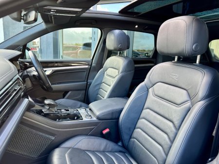 2023 Volkswagen Touareg - thumbnail 9