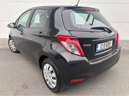 2012 Toyota Yaris - thumbnail 12