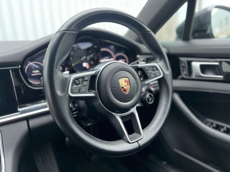 2018 Porsche Panamera - thumbnail 21