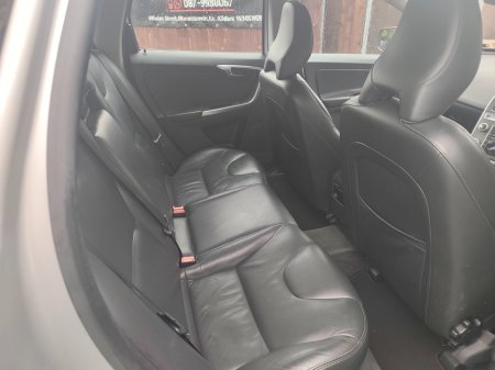2016 Volvo XC60 D4 (190hp) FWD SE Geartronic €11,999 thumbnail