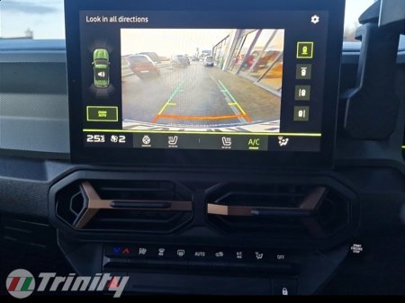 2025 Dacia Duster * 4X4 EXTREME MHEV 140BHP * TRINITY MOTORS * €30,945 thumbnail