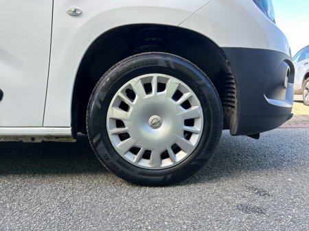 2021 Opel Combo - thumbnail 4