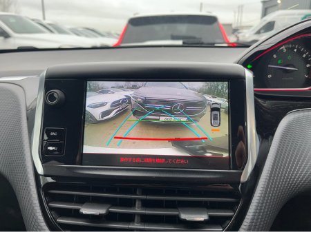 2018 Peugeot 2008 - thumbnail 21