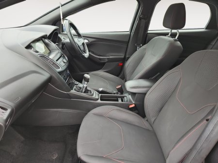 2017 Ford Focus 1.5 TDCi 120PS ST-Line Powershift €13,450 thumbnail