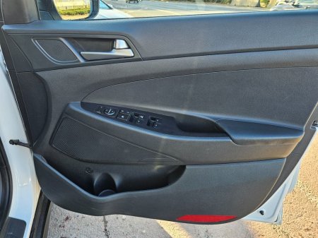 2017 Hyundai Tucson 1.7 CRDI, COMFORT MODEL, LOW MILEAGE, FINANCE, NATIONWIDE WARRANTY, 5 STAR REVIEWS €14,995 thumbnail