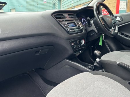 2015 Hyundai i20 - thumbnail 11