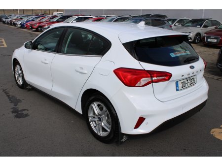 2020 Ford Focus - view 3