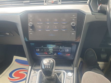 2021 Volkswagen Passat 2.0 TDI 150HP Business €18,950