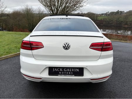 2017 Volkswagen Passat 1.6 TDI DSG 120HP Highline €15,950 thumbnail