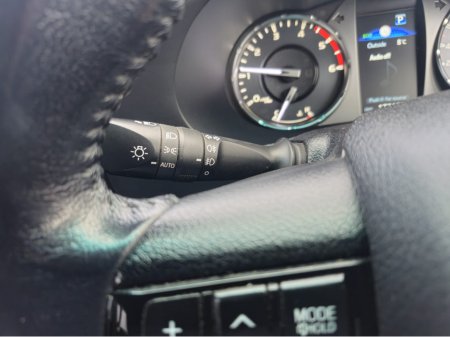 2022 Toyota Hilux 2.8 SR5 D/CAB AUTO 4DR €31,450 thumbnail