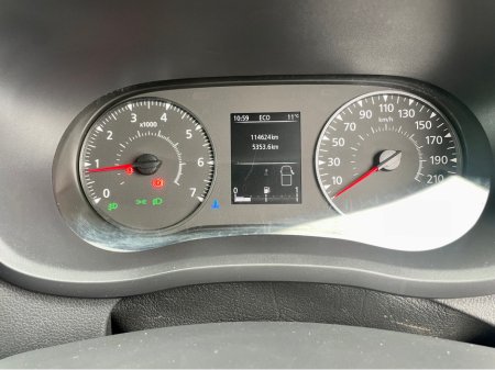 2021 Nissan NV400 - thumbnail 13