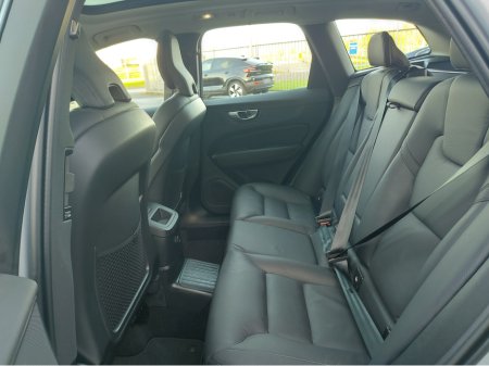 2024 Volvo XC60 T6 PHEV PLUS BRIGHT AWD 5 €59,950 thumbnail
