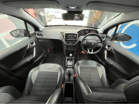 2017 Peugeot 2008 - thumbnail 13