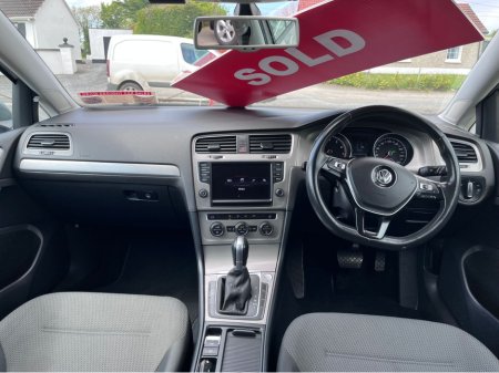 2015 Volkswagen Golf DBA-AUCJZ €14,950 thumbnail