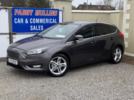 2017 Ford Focus - thumbnail 3