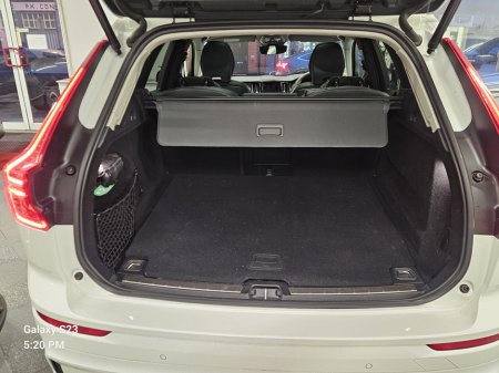 2023 Volvo XC60 T6 PHEV PLUS DARK AWD 5DR AUTO €53,950 thumbnail