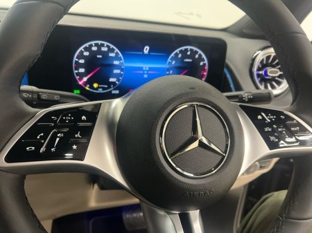 2025 Mercedes-Benz GLB - thumbnail 17