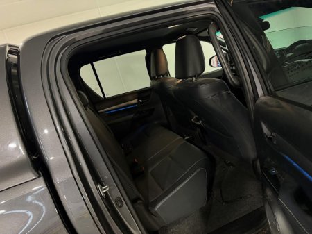 2022 Toyota Hilux - thumbnail 16