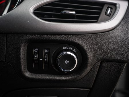 2016 Opel Astra - thumbnail 20