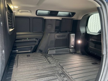 2021 Land Rover Defender - thumbnail 15