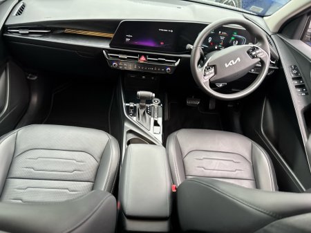 2025 Kia Niro HEV SEM €36,895 thumbnail