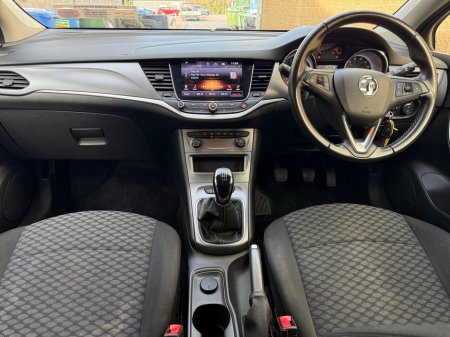 2018 Vauxhall Astra - thumbnail 8