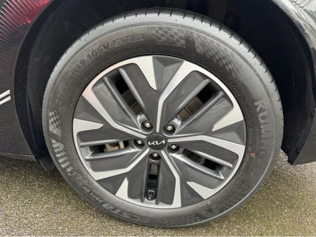 2023 Kia EV6 EARTH €34,495 thumbnail