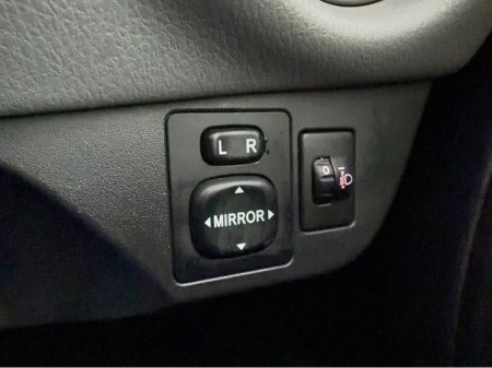 2015 Toyota Yaris SOL 1.33 PETROL 6 SPEED MANUAL 4DR HATCHBACK *ONE OWNER IRISH CAR* *TOP SPEC* *FULL TOYOTA SERVICE HISTORY* *NEW NCT 01/2027* *€200 ROAD TAX* *FINANCE ARRANGED TODAY* €10,450 thumbnail