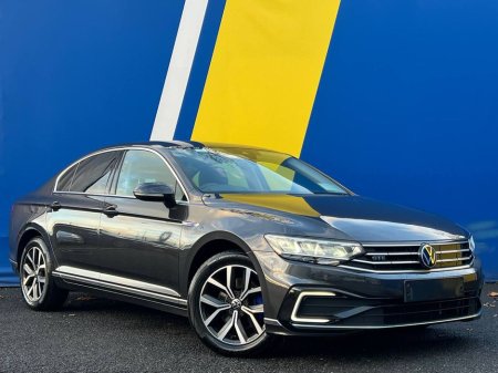 2021 Volkswagen Passat GTE 1.4 HYBRID // LEATHER HEATED SEATS // DUAL ZONE CLIMATE CONTROL // ADAPTIVE CRUISE CONTROL €21,900
