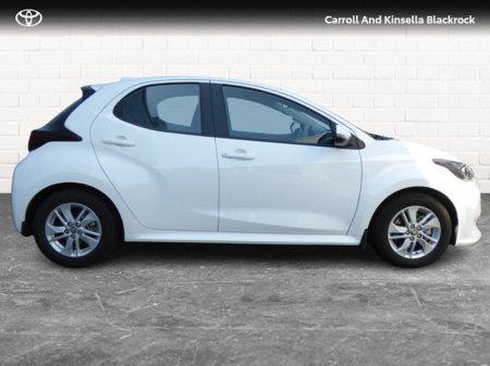 2022 Toyota Yaris - thumbnail 3