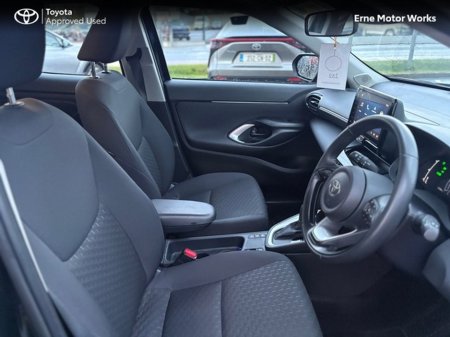 2024 Toyota Yaris Cross YARIS CROSS LUNA €29,450 thumbnail